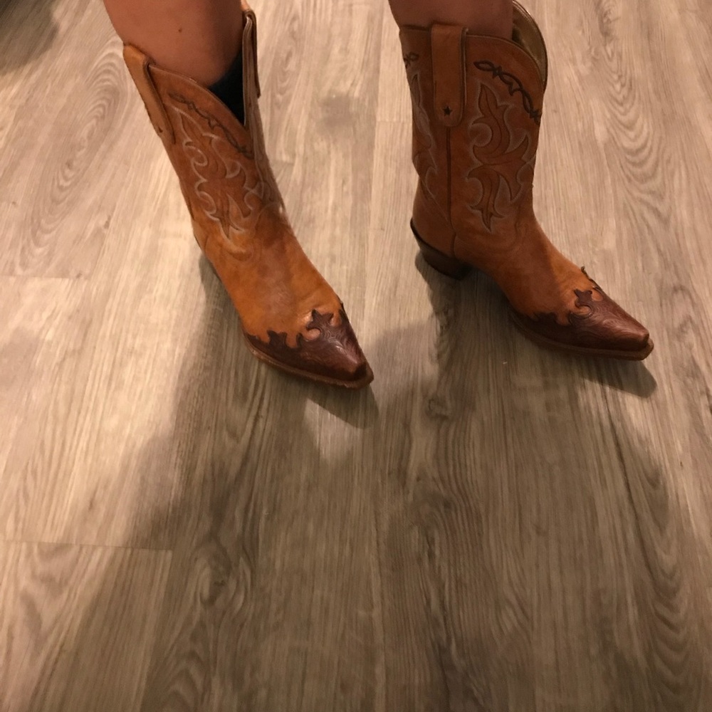 Tony Lama pointed toe boots size 8 1/2 B